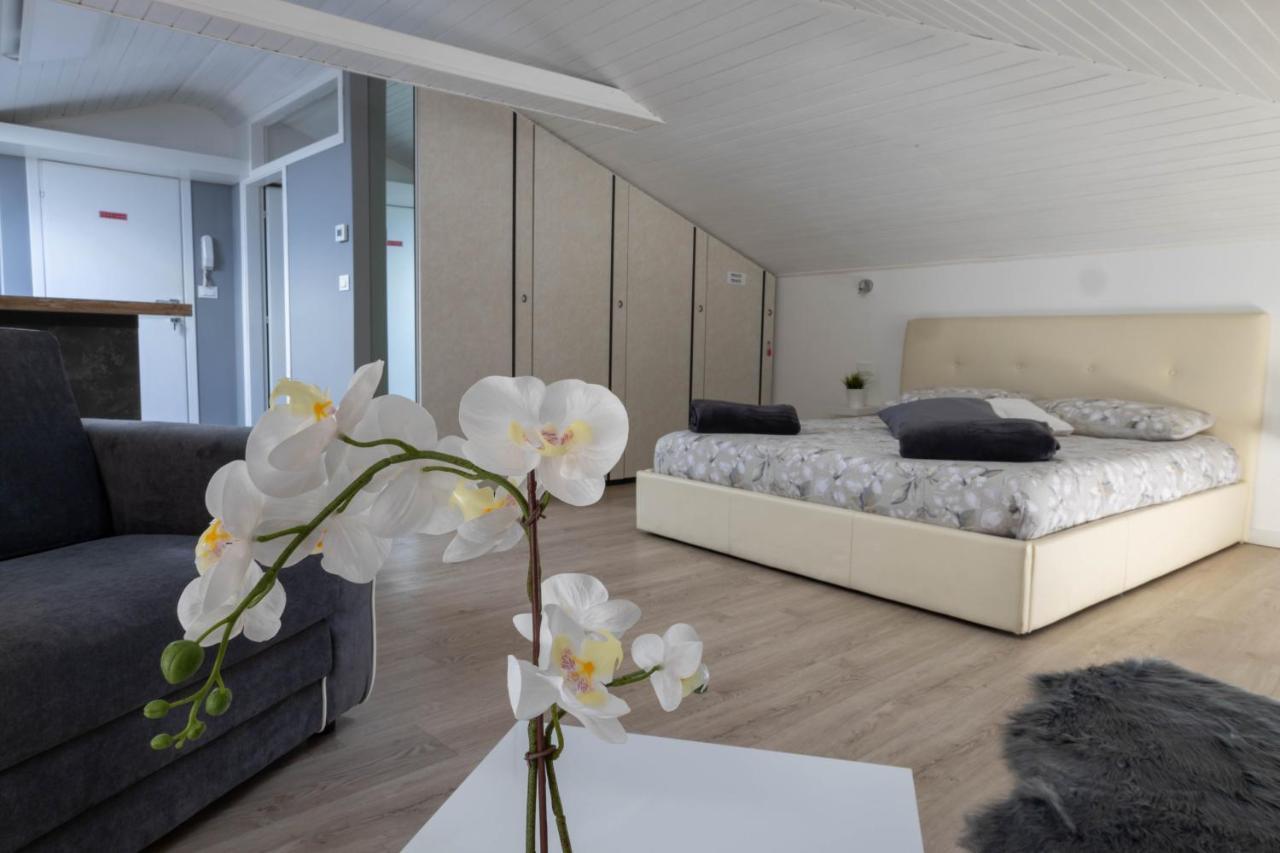 Lapiccolina Apartment Desenzano del Garda Exterior photo